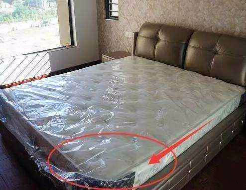 新床墊要不要撕保護(hù)膜？必須撕開，且要除甲醛